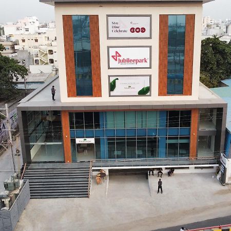 Jubilee Park Hotel Hyderabad Bagian luar foto