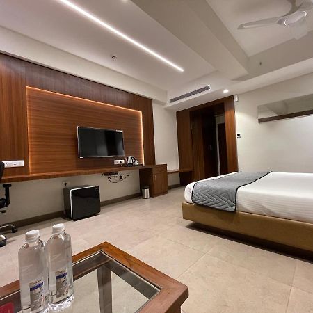 Jubilee Park Hotel Hyderabad Bagian luar foto