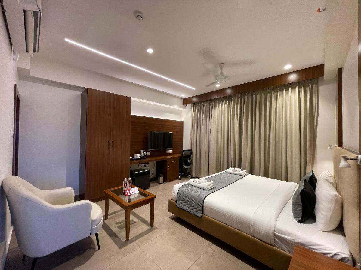Jubilee Park Hotel Hyderabad Bagian luar foto