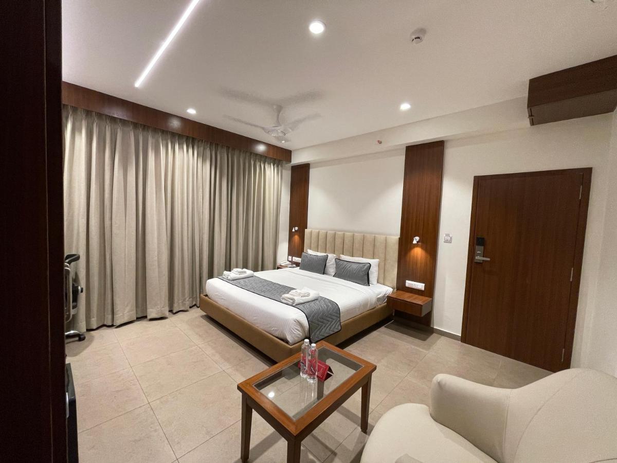 Jubilee Park Hotel Hyderabad Bagian luar foto